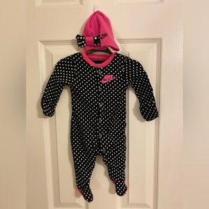 Nike sleeper Size 3 months